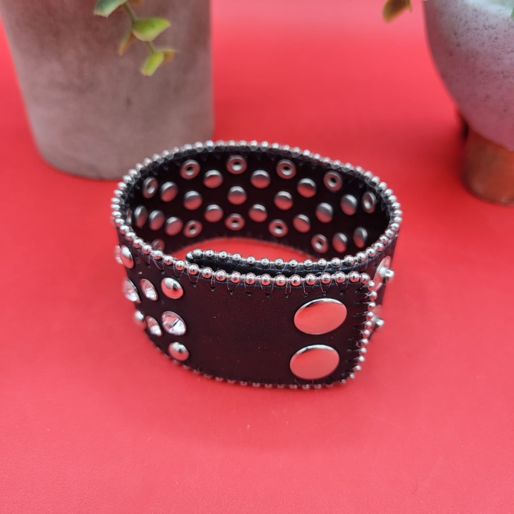 Leather bracelet - Picture 2 of 4